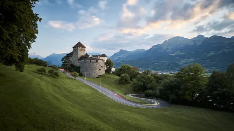 Photo by Sebastian Grundgeir