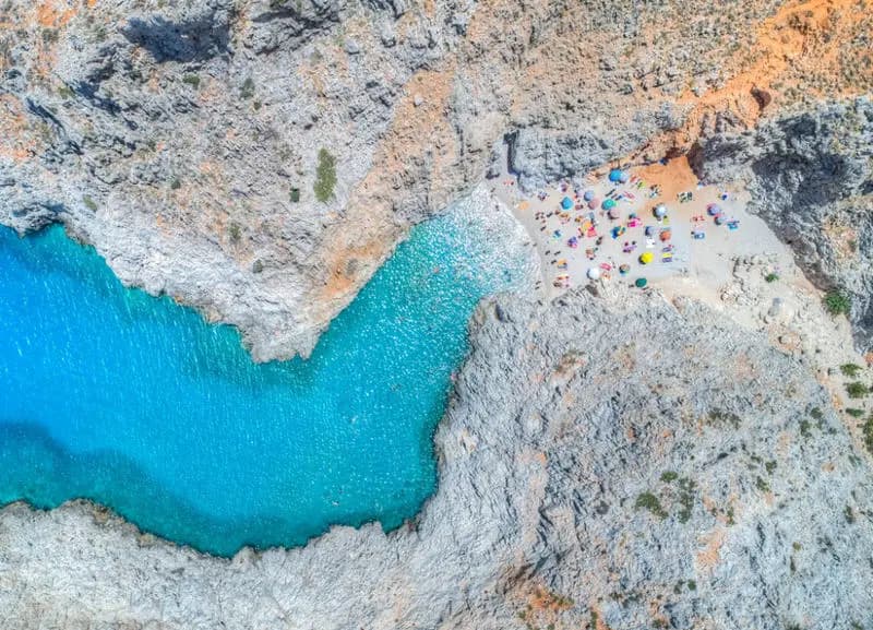 Photo by Placido Faranda