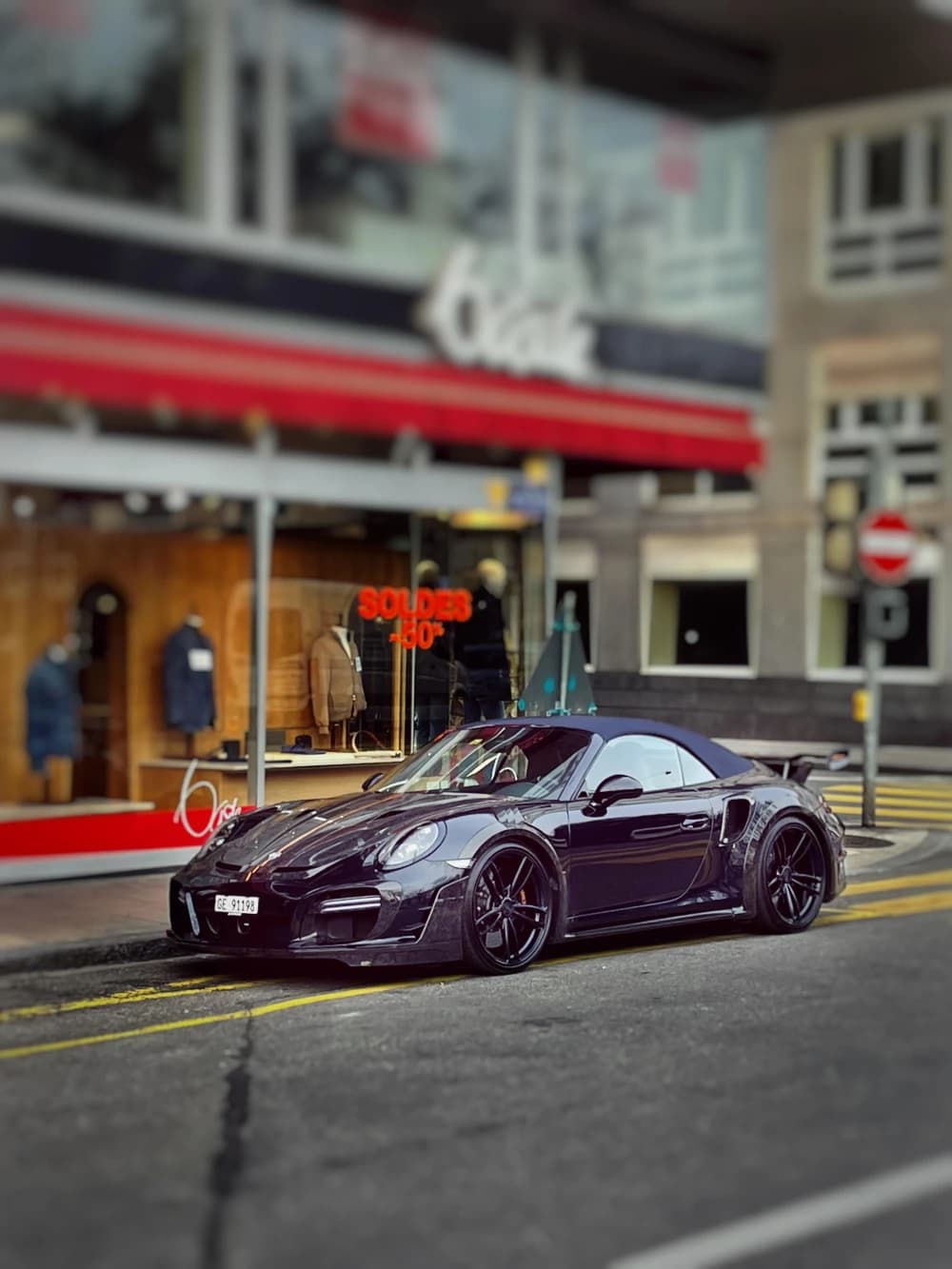 Photo by Igor Khromov