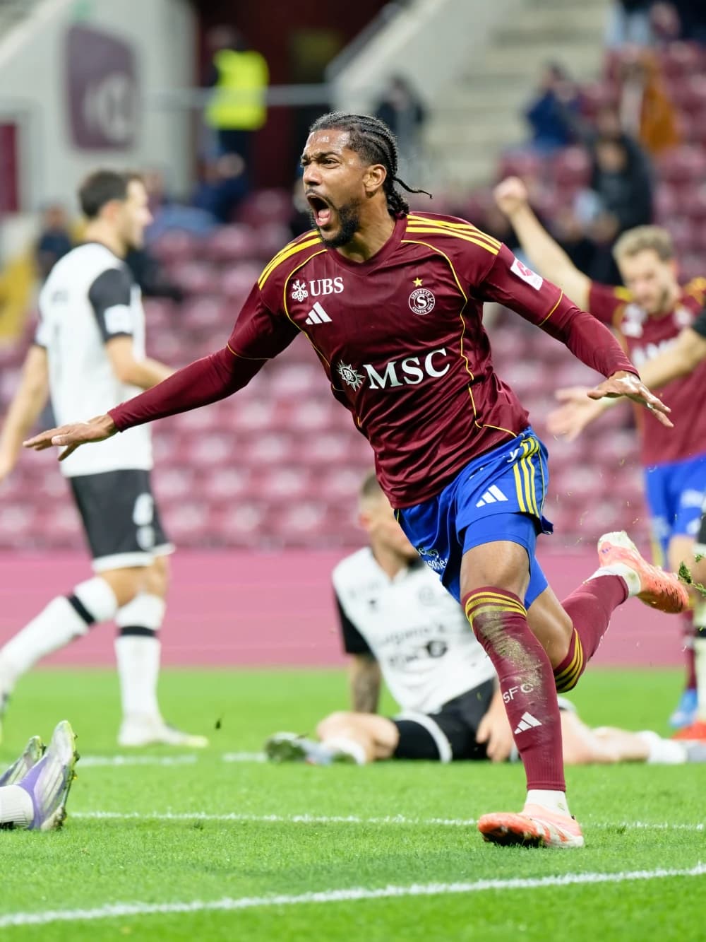 Photo by Giuseppe Velletri