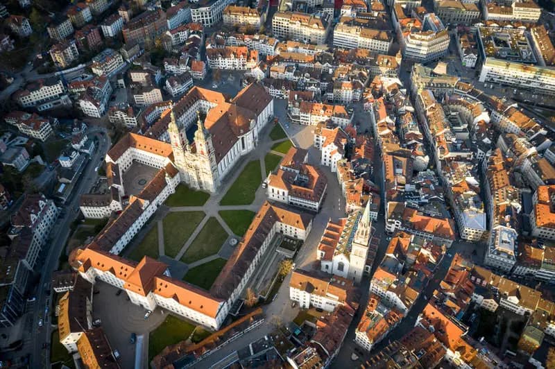 Photo by Francesco Pennacchio