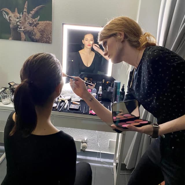 Make-up / Hair Station