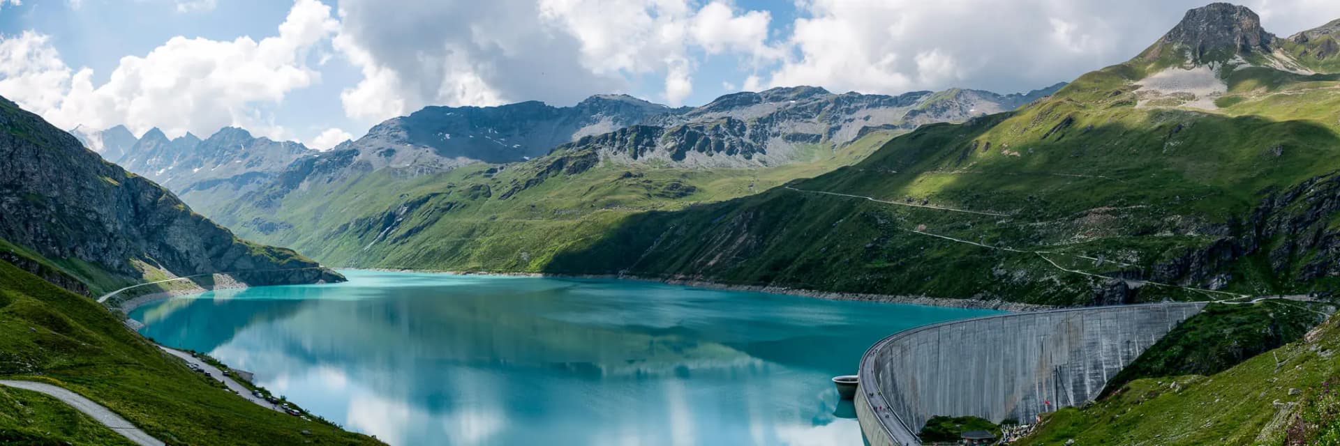 The scenic circuit around Lac Moiry