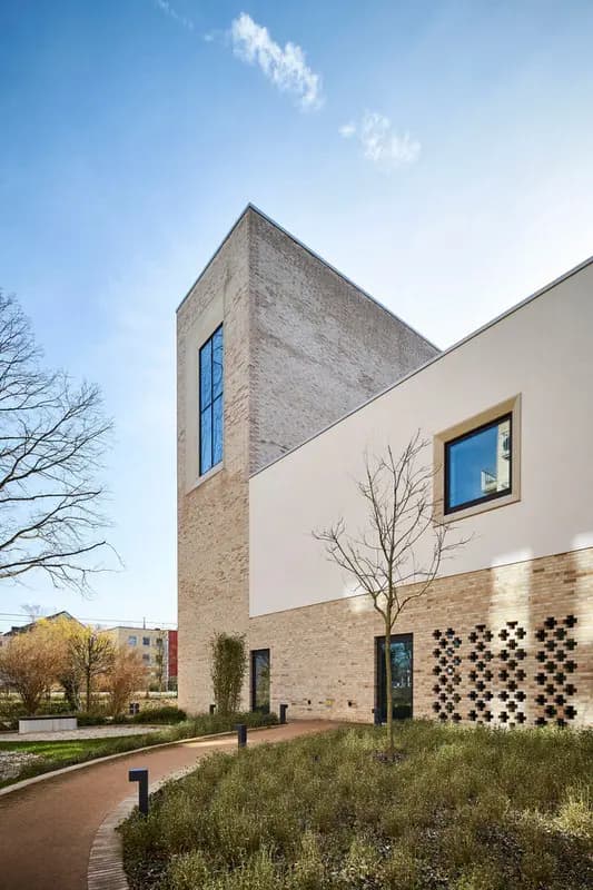 Photo by Sebastian Grundgeir