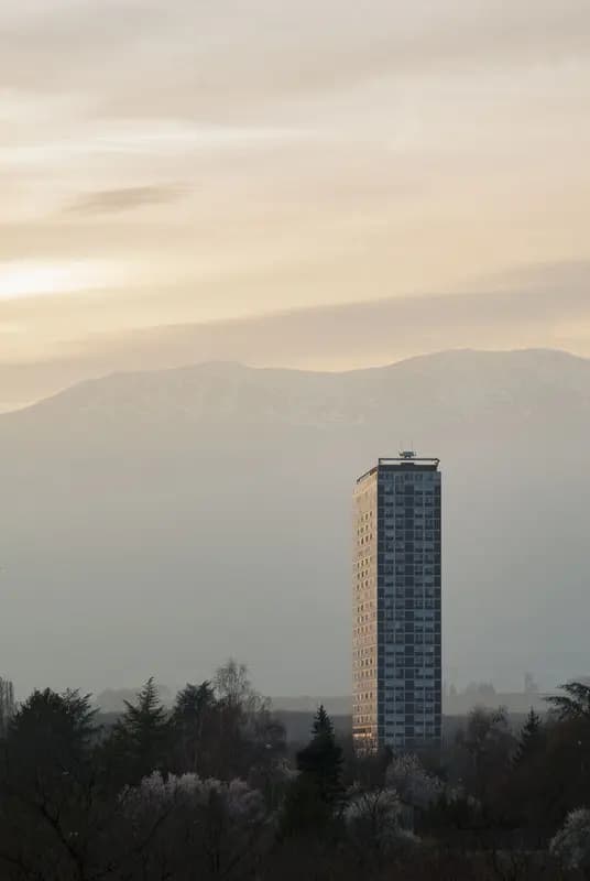 Photo by Simon Chamay