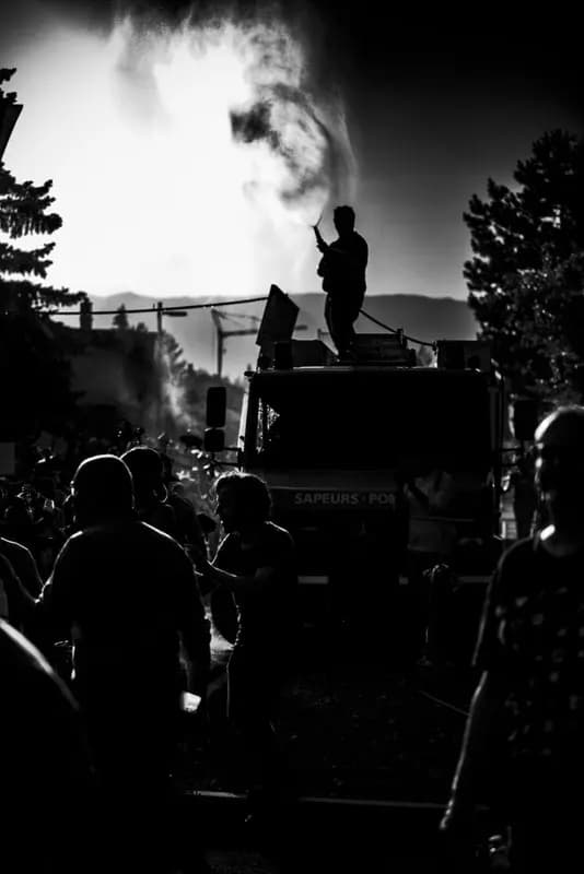 Photo by Simon Chamay