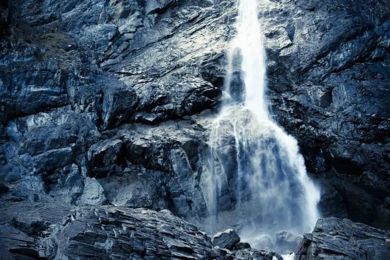 Photo by Simon Chamay