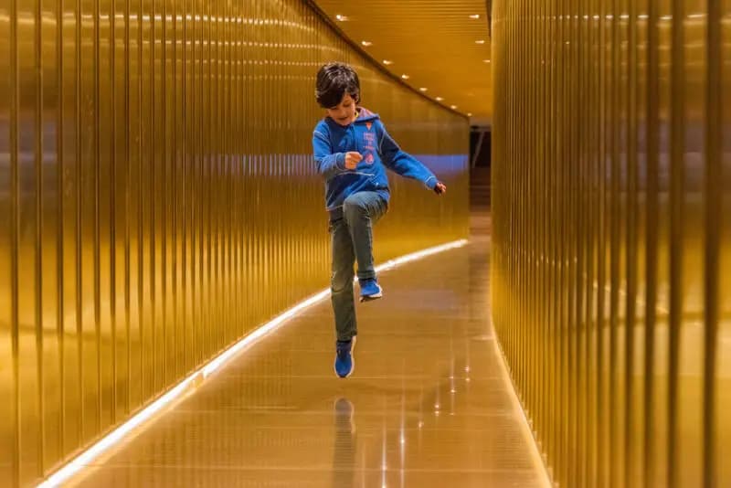 Photo by Simon Chamay