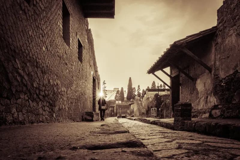 Photo by Simon Chamay